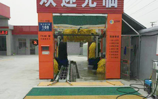來中石化加油站點(diǎn)免費(fèi)體驗(yàn)林頓fx80系列隧道式電腦洗車機(jī)啦！