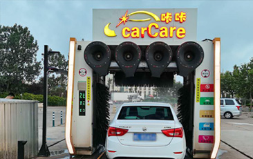 綜合性服務(wù)加油場站常態(tài)化！加油超30L免費(fèi)洗車，山東日照中石油carCare咔咔配置龍門往復(fù)式電腦洗車機(jī)