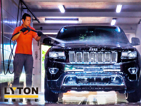 人工智能產(chǎn)業(yè)化發(fā)展時(shí)代已全面來臨！電腦洗車機(jī)設(shè)備接替人工洗車，您準(zhǔn)備好了嗎？