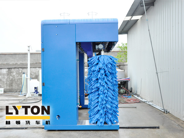 林頓新款GD-20A-5龍門(mén)往復(fù)式電腦洗車(chē)機(jī)整體熱浸鋅烤漆整機(jī)框架永不生銹，外形美觀(guān)大方。配泡棉軟刷、塑玻絲輪刷、低噪音固定式強(qiáng)力頂風(fēng)機(jī)系統(tǒng)，設(shè)備經(jīng)久耐用。