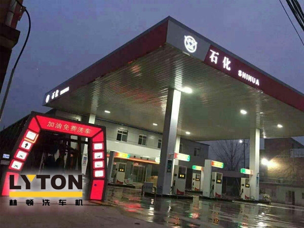 全自動(dòng)洗車機(jī)設(shè)備——加油站、洗車店青睞！車友喜愛！Why？