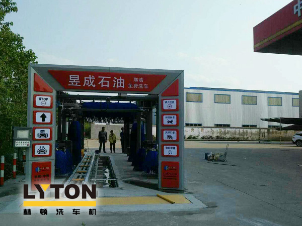 南京洗車機生產(chǎn)廠家給大家?guī)韼c關于寒冬全自動洗車機保養(yǎng)注意事項