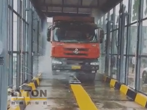 林頓工程定制款洗車設(shè)備、全自動洗車機作業(yè)視頻！